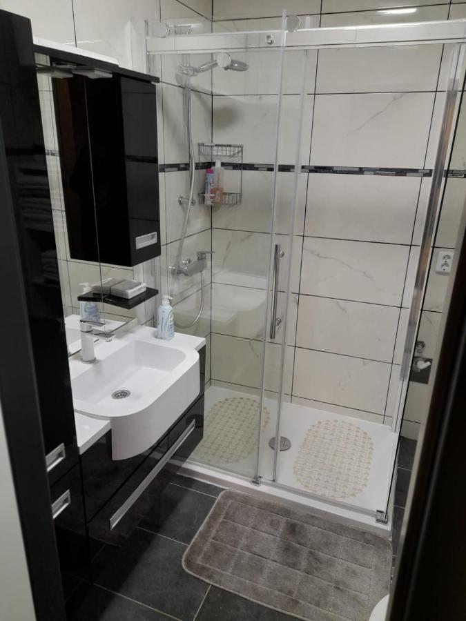 Apartman Lela Karlovac Exterior photo